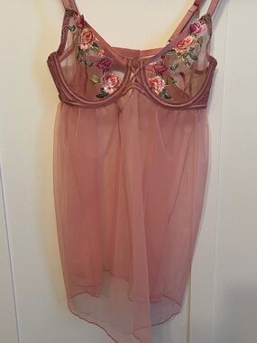 FOR LOVE & LEMONS - Sheer Embroidered Floral Babydoll Chemise - 32B
